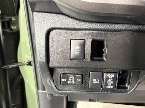 Used 2021 Toyota Tacoma TRD Sport w/ Technology Package AWD/4WD image 27