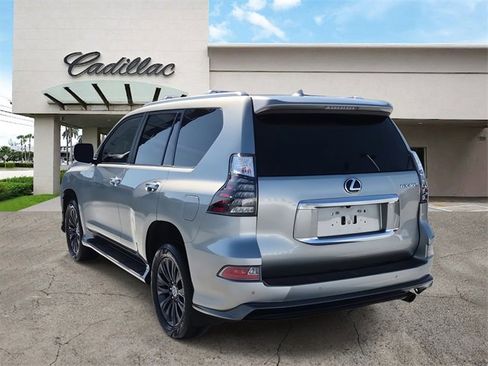 Used 2023 Lexus GX 460 Premium image 3