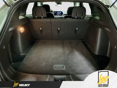 Used 2024 Chevrolet Trax RS w/ Sunroof Package FWD image 28