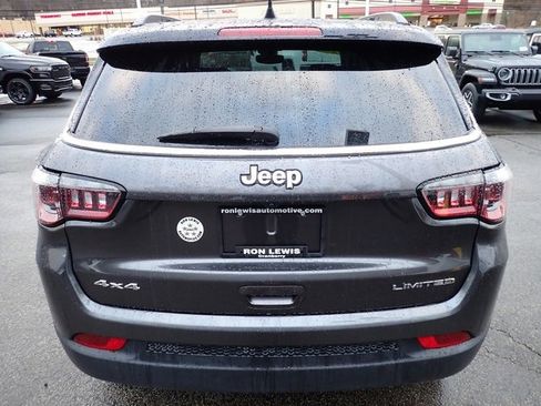 Certified 2022 Jeep Compass Limited image 4