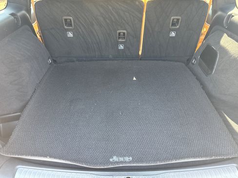 Used 2025 Jeep Grand Cherokee Summit AWD/4WD image 23
