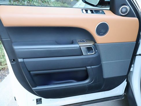 Used 2018 Land Rover Range Rover Sport Supercharged image 18