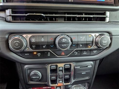 New 2025 Jeep Wrangler Unlimited Rubicon 392 image 20