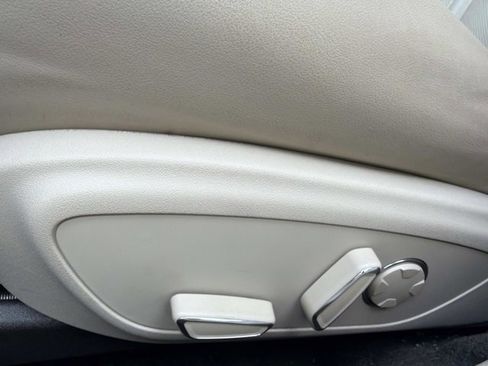 Used 2018 Lincoln MKZ Reserve FWD image 12