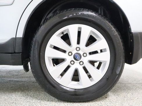 Used 2018 Subaru Outback 2.5i Premium AWD/4WD image 21