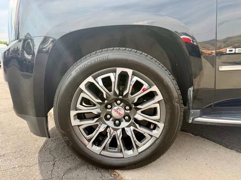 Used 2020 GMC Yukon Denali AWD/4WD image 12