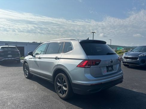 Used 2022 Volkswagen Tiguan SE AWD/4WD image 5