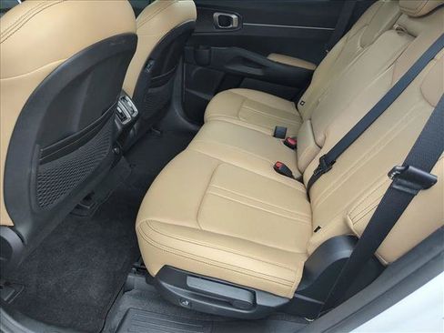 Used 2021 Kia Sorento S w/ Panoramic Sunroof Package FWD image 12