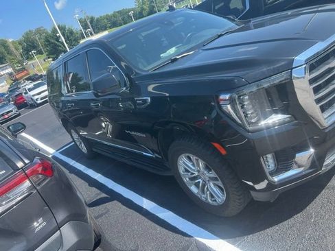 Used 2022 GMC Yukon XL SLT w/ SLT Premium Package AWD/4WD image 4