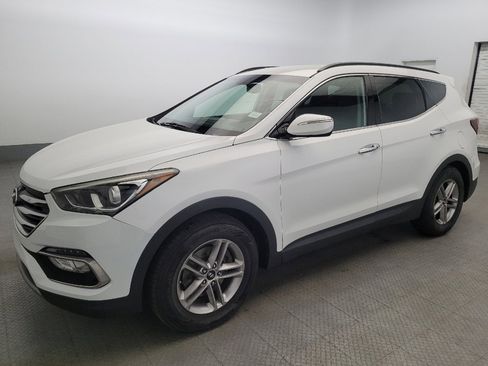 Used 2017 Hyundai Santa Fe Sport image 2