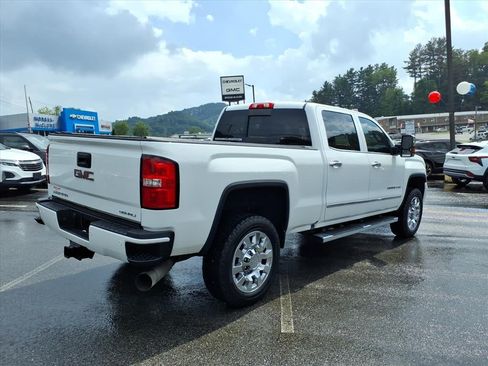 Used 2016 GMC Sierra 2500 Denali w/ Duramax Plus Package AWD/4WD image 7