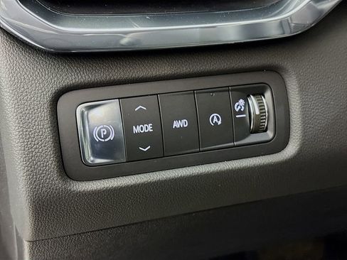 Used 2026 GMC Acadia Elevation image 11