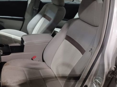 Used 2012 Toyota Camry L image 6