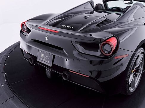 Used 2018 Ferrari 488 Spider RWD image 36