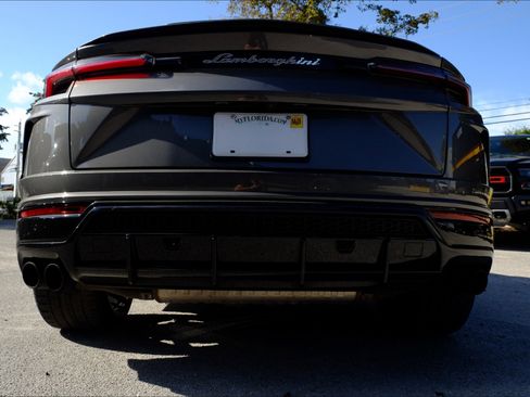 Used 2021 Lamborghini Urus AWD/4WD image 38