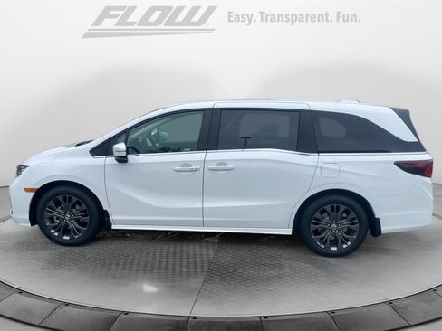 New 2026 Honda Odyssey Touring image 4