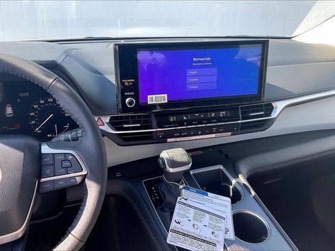 New 2026 Toyota Sienna XLE image 9