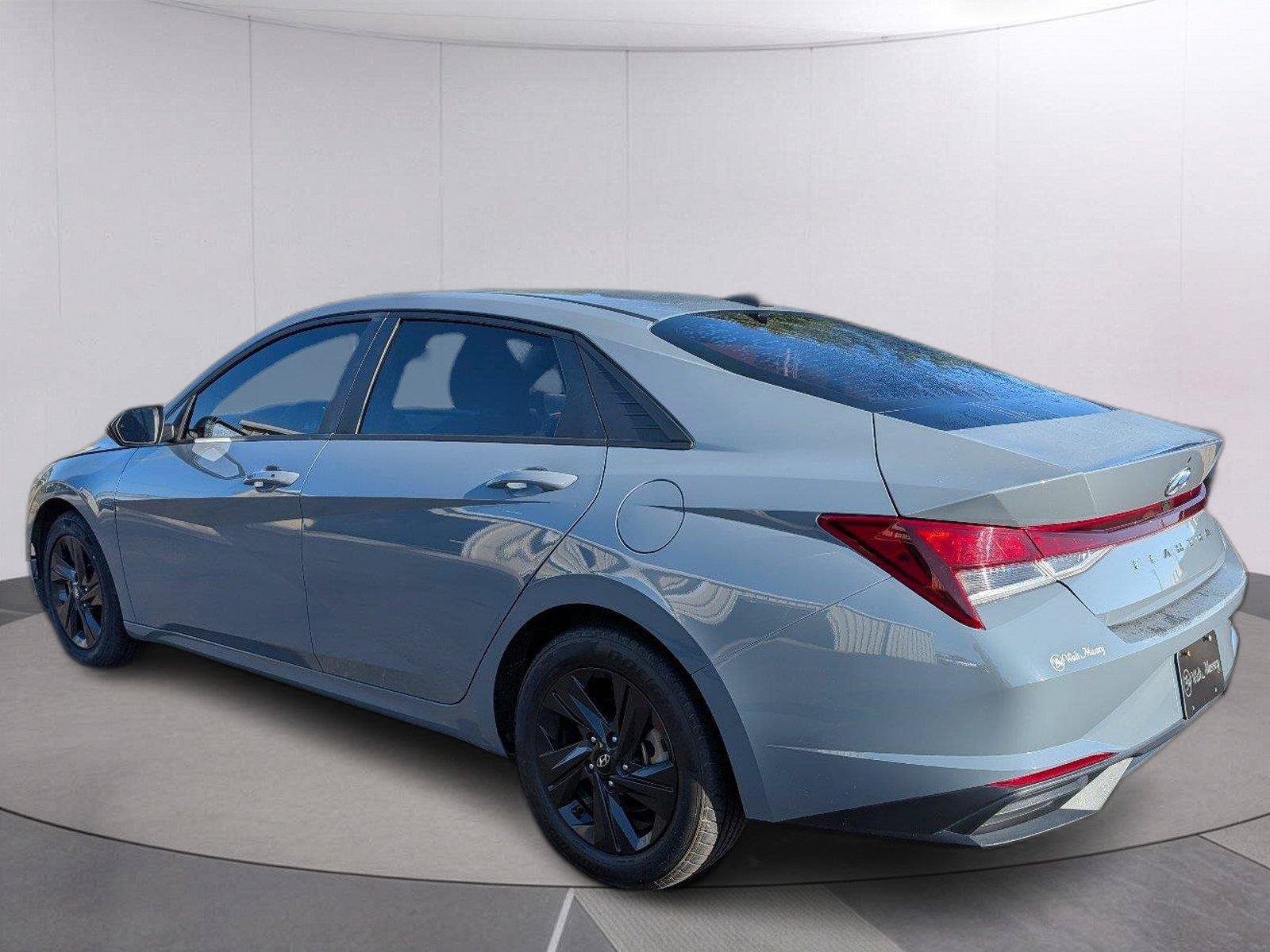 Used 2023 Hyundai Elantra SEL FWD image 6