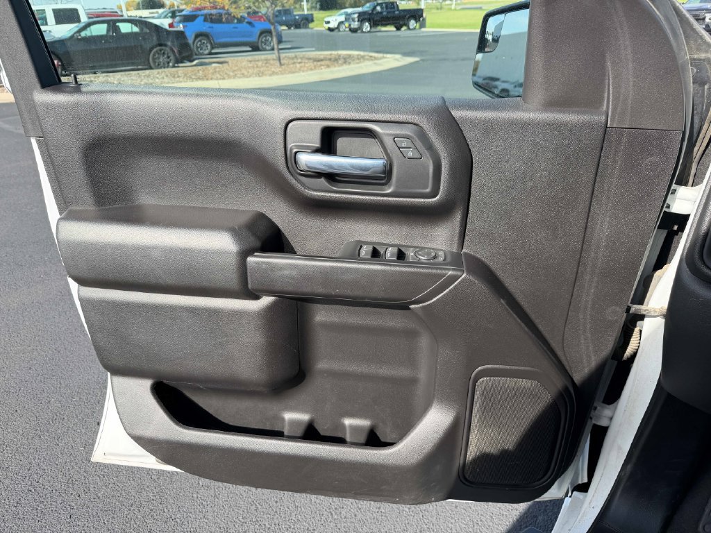 Used 2023 Chevrolet Silverado 1500 Custom AWD/4WD image 25