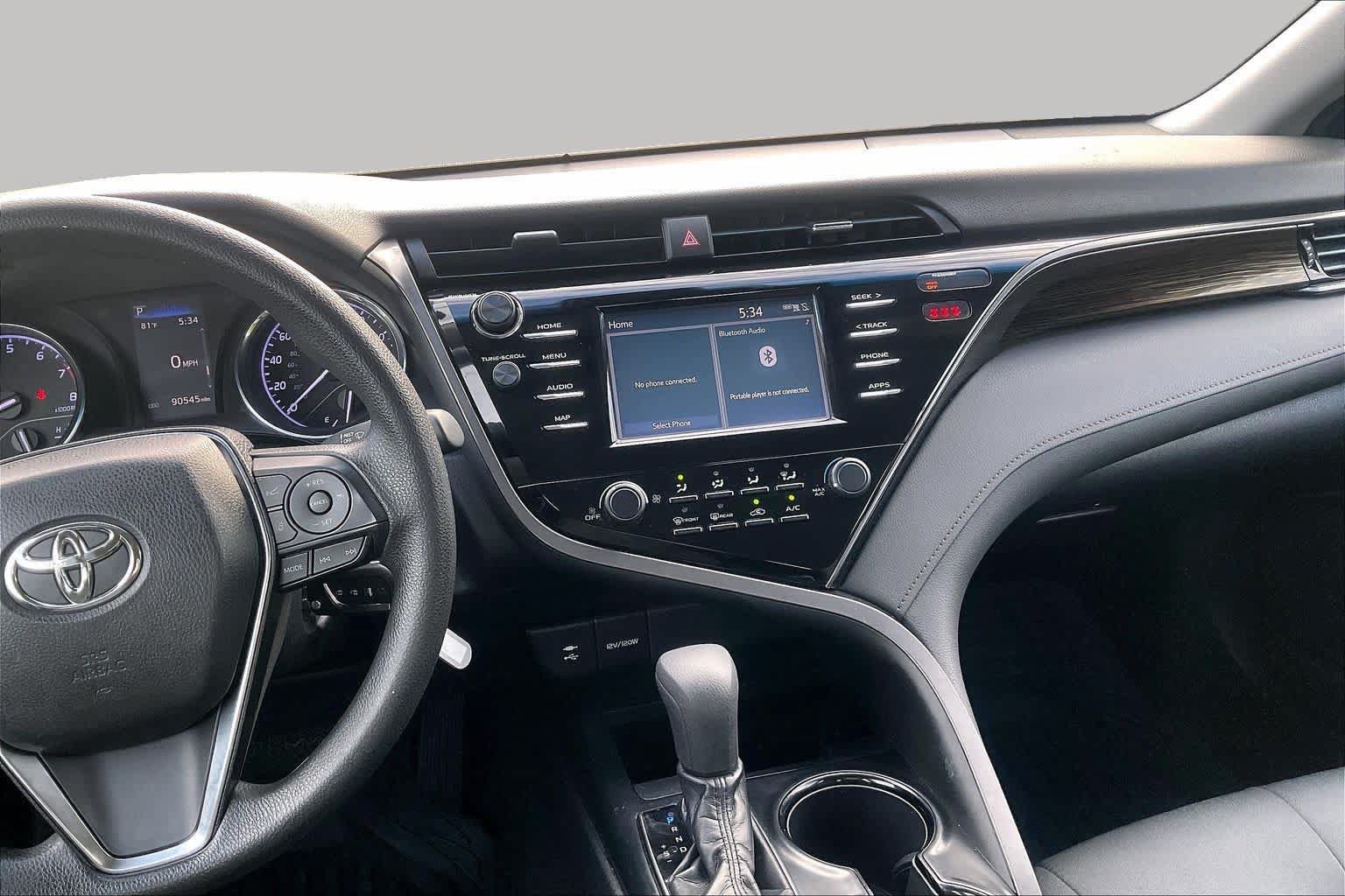 Used 2019 Toyota Camry LE FWD image 7