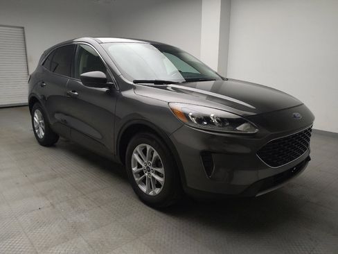 Used 2020 Ford Escape SE image 11
