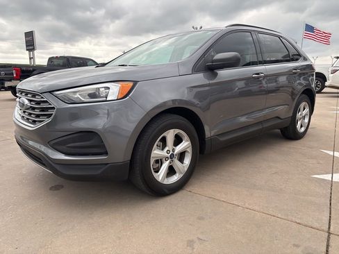 Used 2022 Ford Edge SE image 2