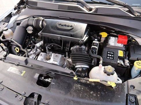 Used 2025 Jeep Compass Trailhawk w/ Trailer Tow Group AWD/4WD image 29