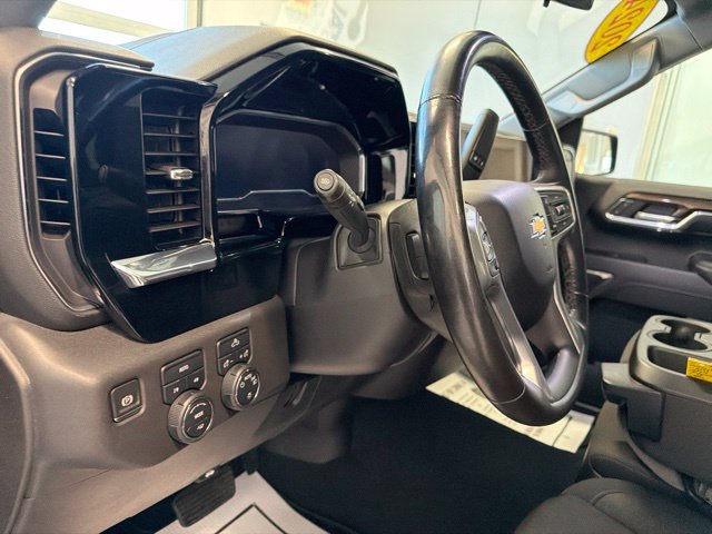 Used 2024 Chevrolet Silverado 1500 LT AWD/4WD image 17