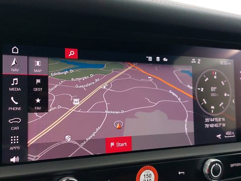 Used 2024 Porsche Macan image 25