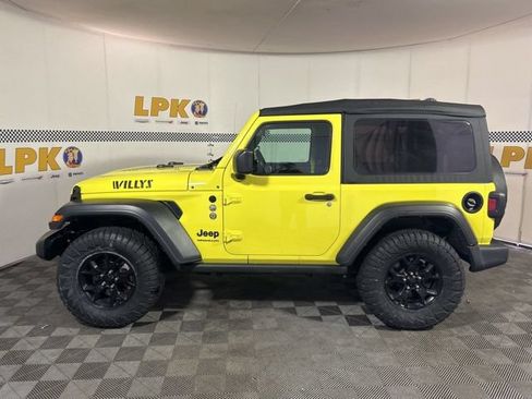 Used 2022 Jeep Wrangler Sport AWD/4WD image 6