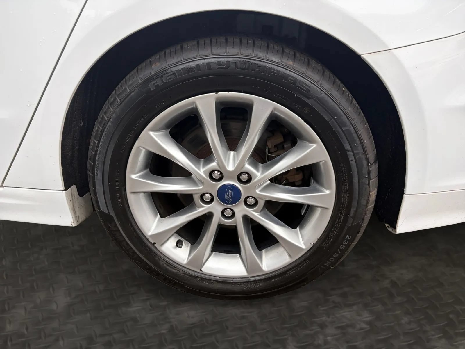 Used 2017 Ford Fusion SE w/ Fusion SE Technology Package FWD image 39