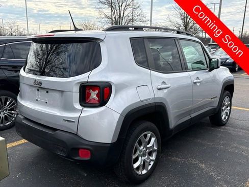 Used 2015 Jeep Renegade Latitude image 3