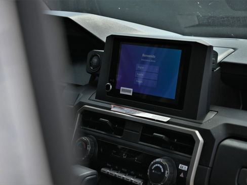 Used 2024 Toyota Tacoma SR image 9