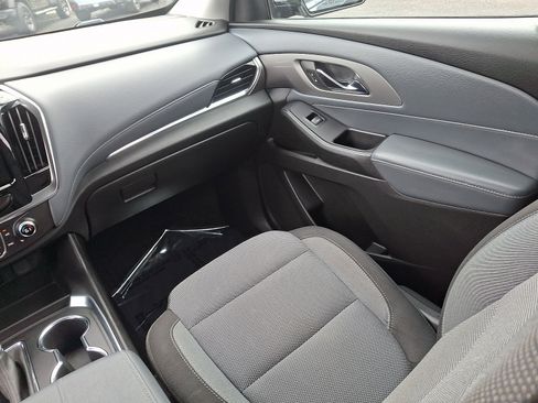 Used 2019 Chevrolet Traverse LT FWD image 12