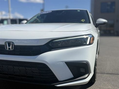 Used 2022 Honda Civic Touring image 12