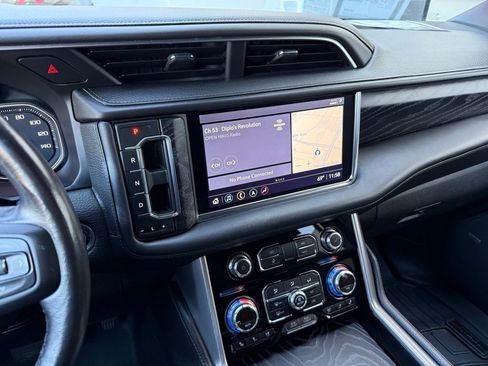 Used 2021 GMC Yukon XL Denali w/ Denali Premium Package image 26