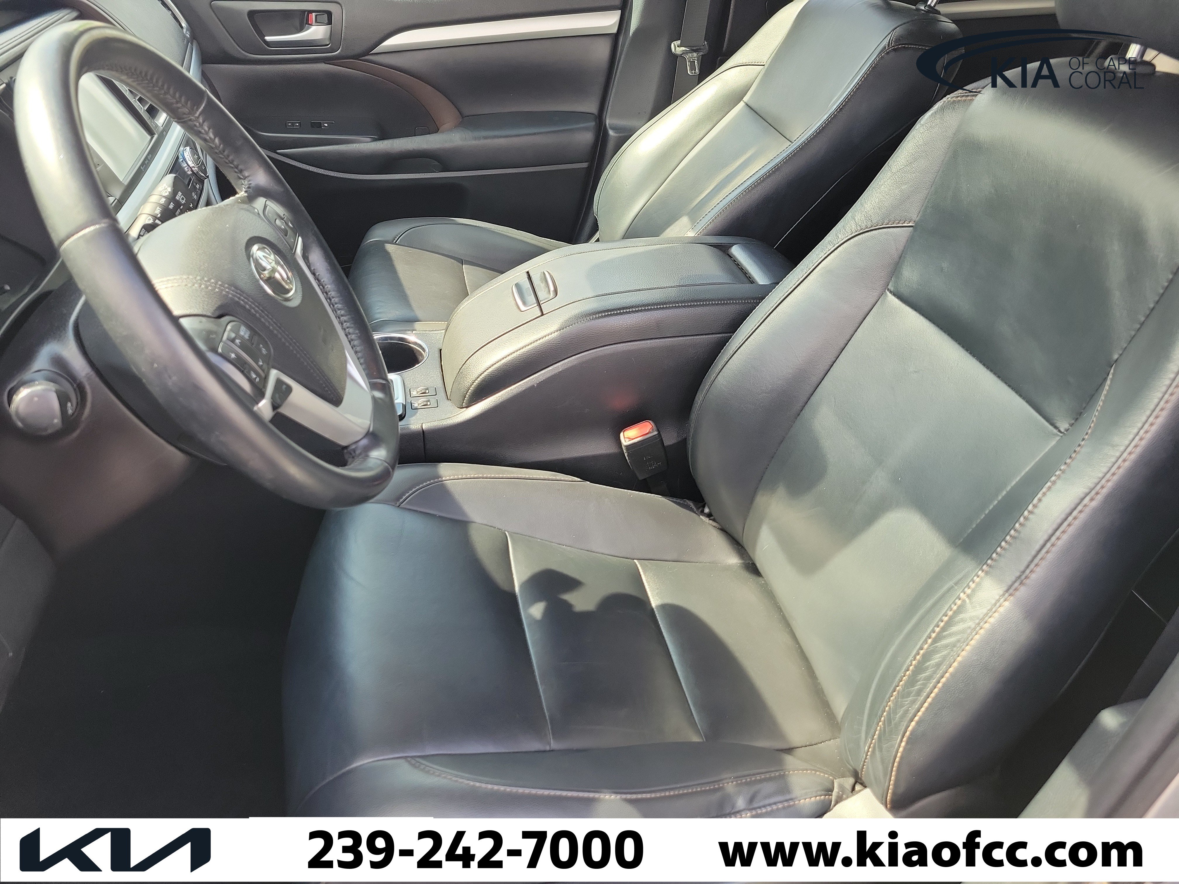 Used 2019 Toyota Highlander XLE FWD image 23