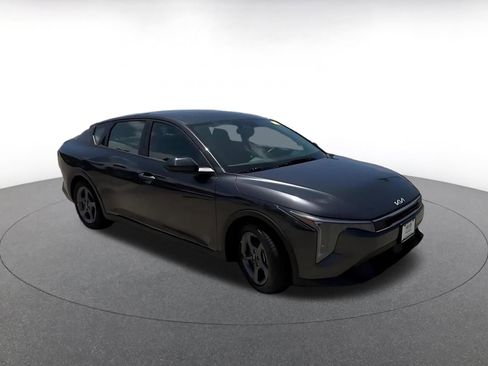 Used 2025 Kia K4 FWD image 3