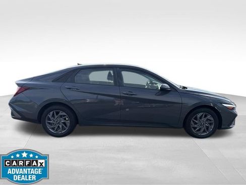 Used 2024 Hyundai Elantra Blue FWD image 2