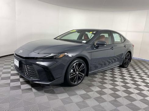 Used 2025 Toyota Camry XSE AWD/4WD image 4