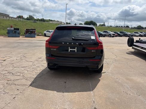 Used 2024 Volvo XC60 B5 Core AWD/4WD image 5