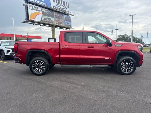 Used 2023 GMC Sierra 1500 AT4 w/ Technology Package AWD/4WD image 9
