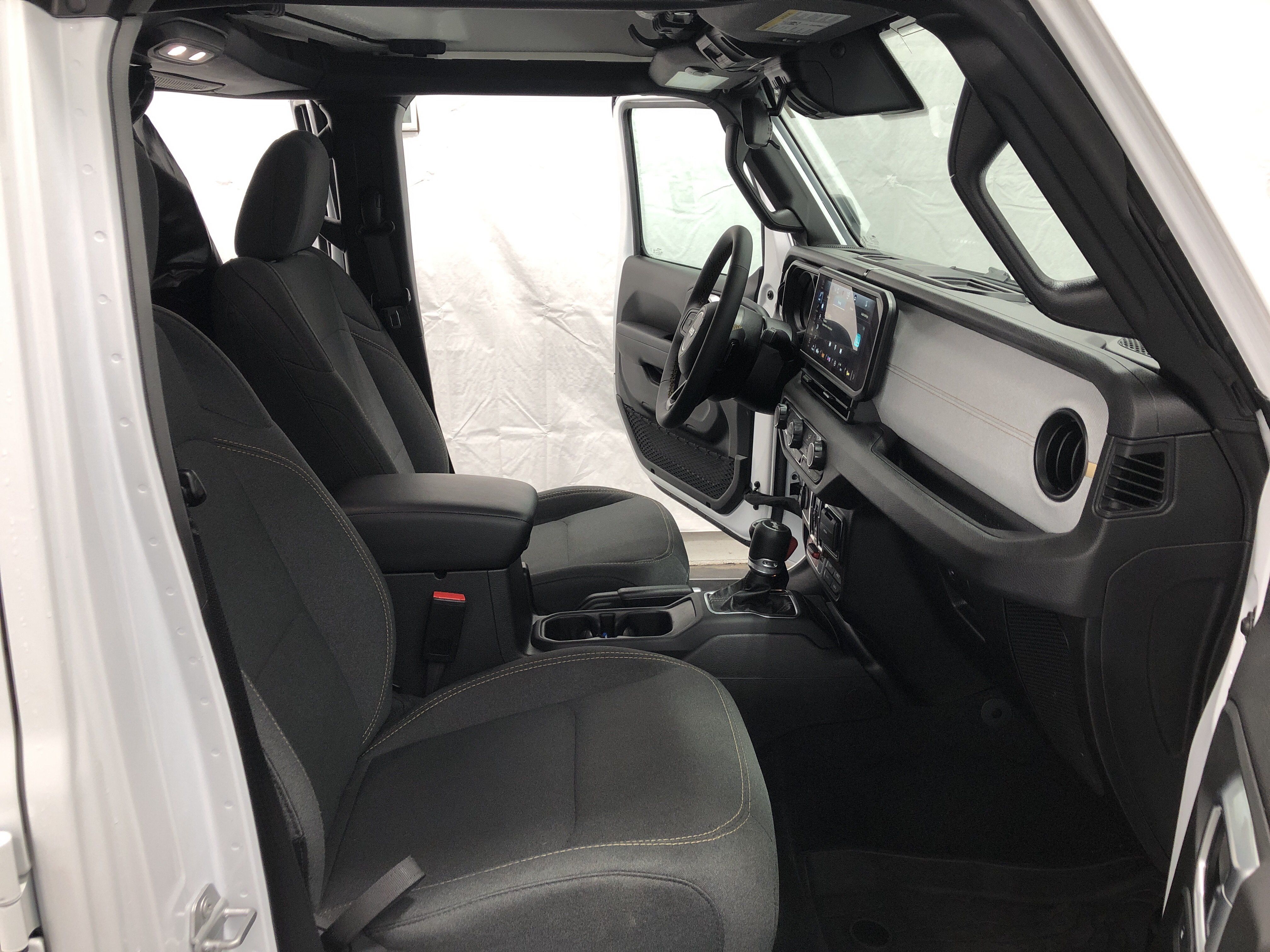Used 2024 Jeep Wrangler Unlimited Sport AWD/4WD image 7