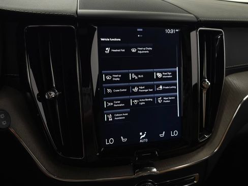 Used 2018 Volvo XC60 T6 Inscription w/ Luxury Seat Package AWD/4WD image 31