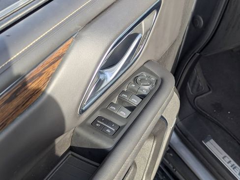 Used 2022 Chevrolet Suburban Premier AWD/4WD image 27
