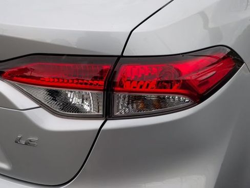 Used 2023 Toyota Corolla LE w/ LE Convenience Package FWD image 12