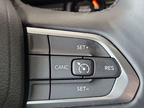 Used 2022 Jeep Compass Altitude w/ Convenience Group image 25