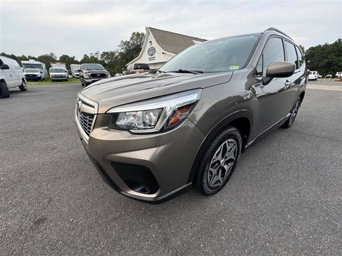 Used 2020 Subaru Forester Premium image 12
