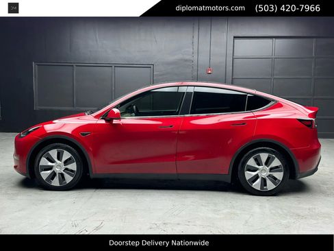Used 2021 Tesla Model Y Long Range image 2