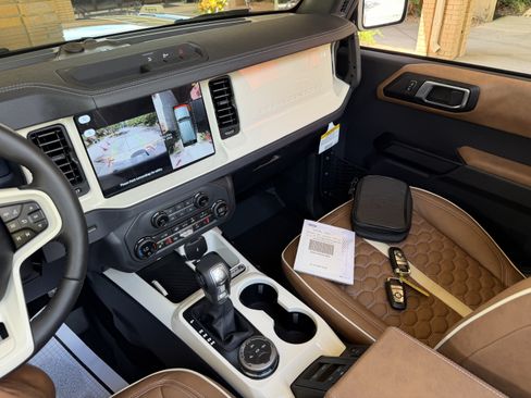 Used 2025 Ford Bronco Outer Banks AWD/4WD image 30